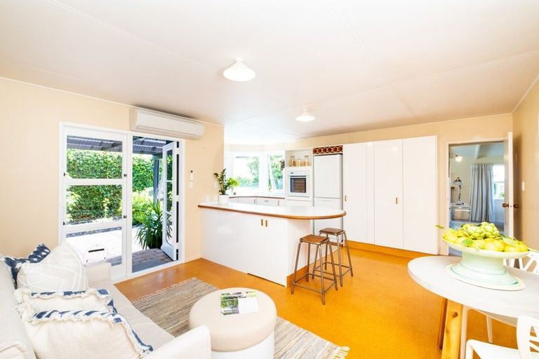 Photo of property in 10 Gillean Street, Havelock North, 4130