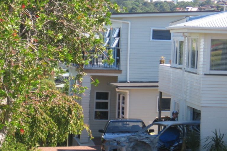 Photo of property in 2/20 Gulf View Road, Murrays Bay, Auckland, 0630