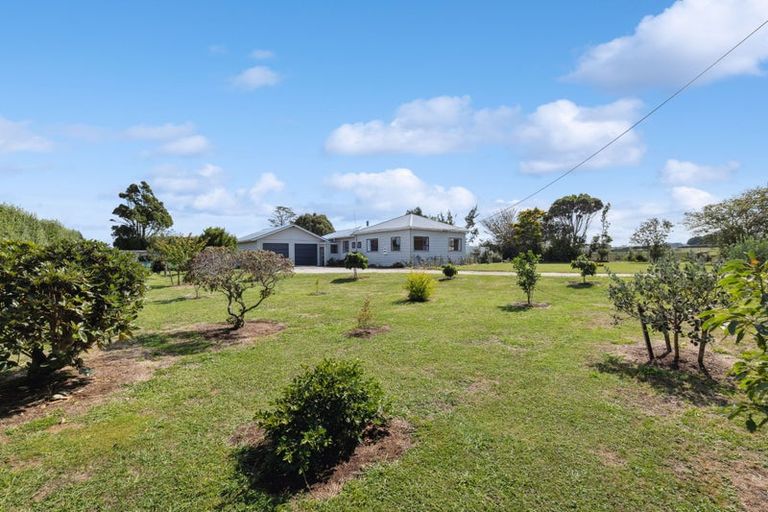 Photo of property in 525 Auroa Road, Auroa, Hawera, 4678
