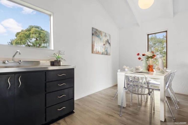 Photo of property in 95 Oreil Avenue, West Harbour, Auckland, 0618