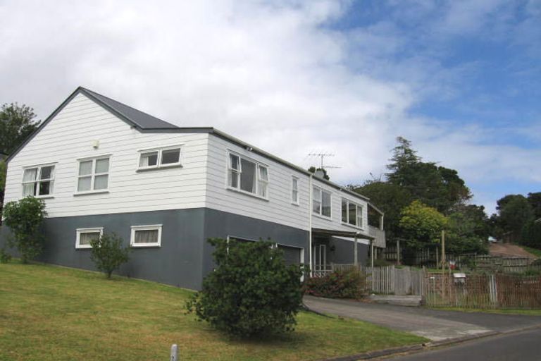 Photo of property in 18 Houston Place, Bayview, Auckland, 0629