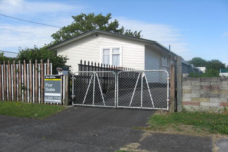 Photo of property in 22 Camellia Avenue, Aramoho, Whanganui, 4500