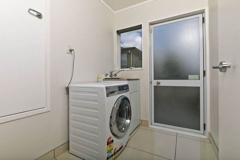 Photo of property in 55 Triangle Road, Massey, Auckland, 0614
