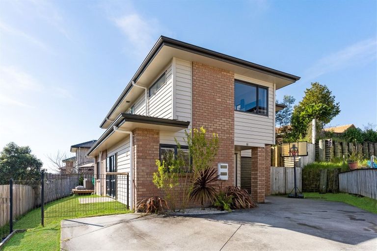 Photo of property in 68 Claverdon Drive, Massey, Auckland, 0614