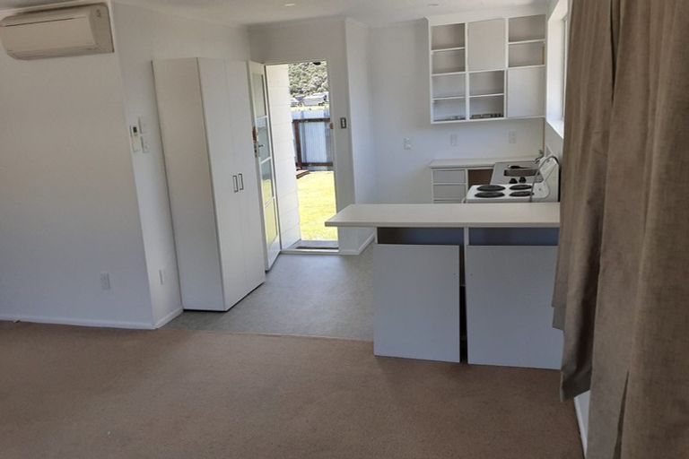 Photo of property in 2/306 Wellington Road, Wainuiomata, Lower Hutt, 5014