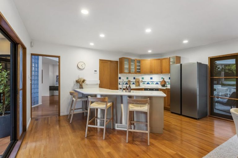 Photo of property in 1/52 Masterton Road, Rothesay Bay, Auckland, 0630