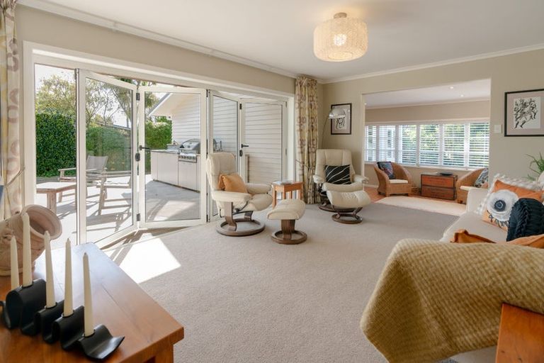 Photo of property in 450 Te Moana Road, Waikanae, 5036