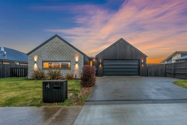 Photo of property in 4 Pahua Street, Pegasus, 7612