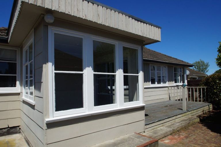 Photo of property in 9 Wilmot Street, Northcote, Christchurch, 8052