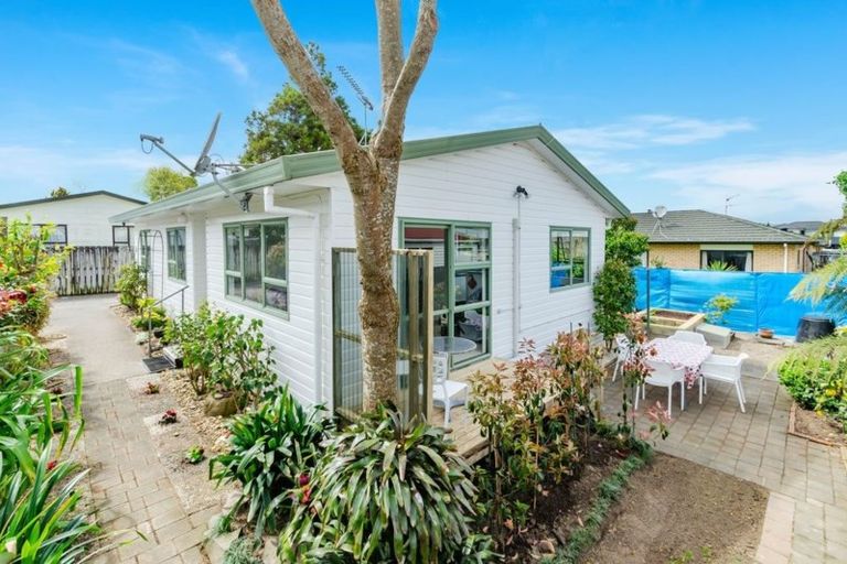 Photo of property in 2/21 Alexander Street, Papakura, 2110