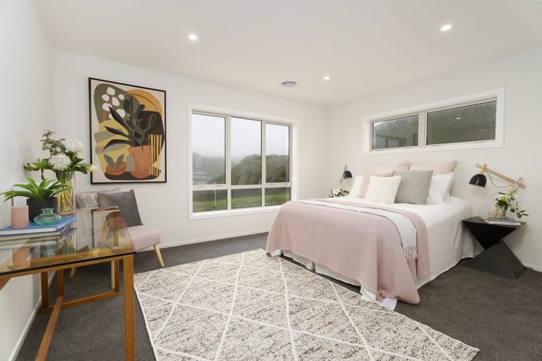 Photo of property in 1 Pine Hill Rise, Glenside, Wellington, 6037