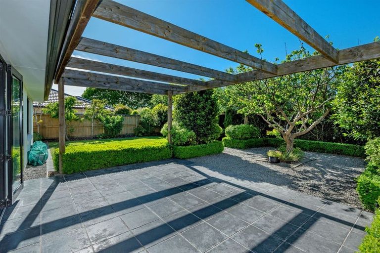 Photo of property in 12 Sheraton Place, Redwood, Christchurch, 8051