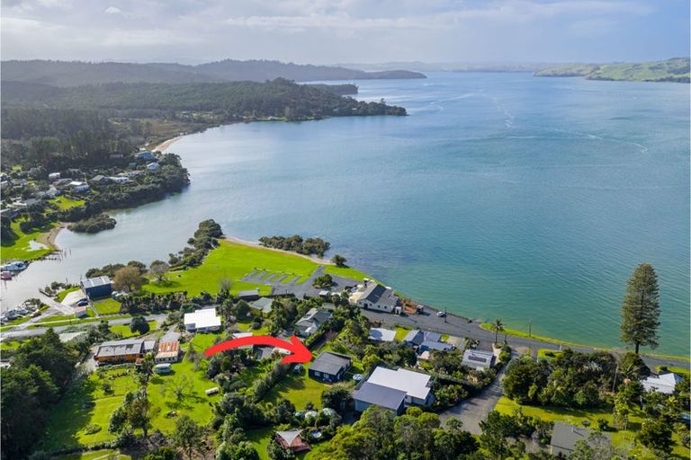 Photo of property in 20 Komiti Road, Tinopai, 0593