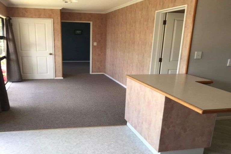 Photo of property in 8a Busby Place, Awapuni, Palmerston North, 4412