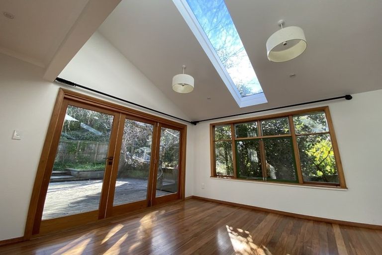 Photo of property in 20 Airlie Road, Plimmerton, Porirua, 5026