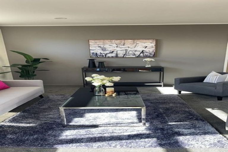 Photo of property in 1/13 Blanes Road, Weymouth, Auckland, 2103