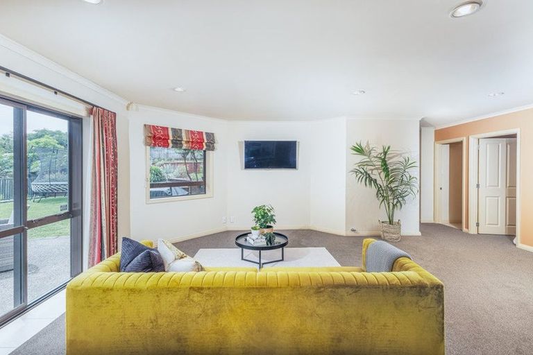 Photo of property in 73 Saint James Drive, Huntington, Hamilton, 3210