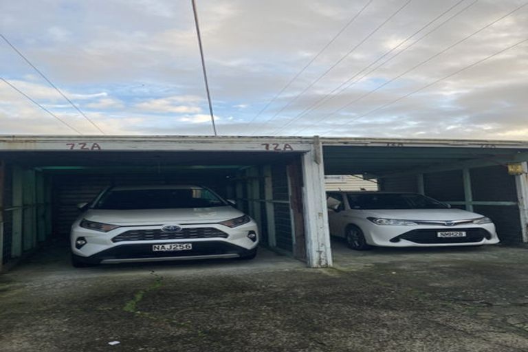 Photo of property in 72 Roberts Road, Te Atatu South, Auckland, 0610