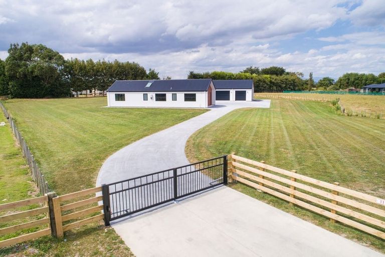 Photo of property in 11 Te Kahu Lane, Halcombe, Feilding, 4779