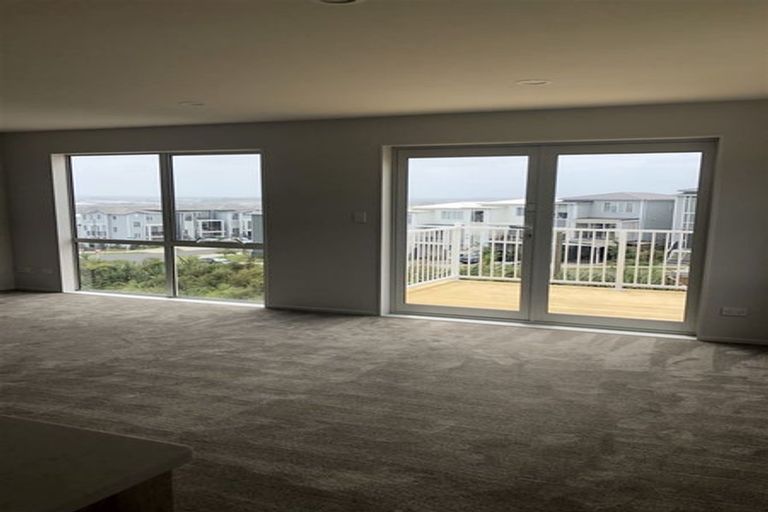 Photo of property in 8 Puhakehake Place, Flat Bush, Auckland, 2019
