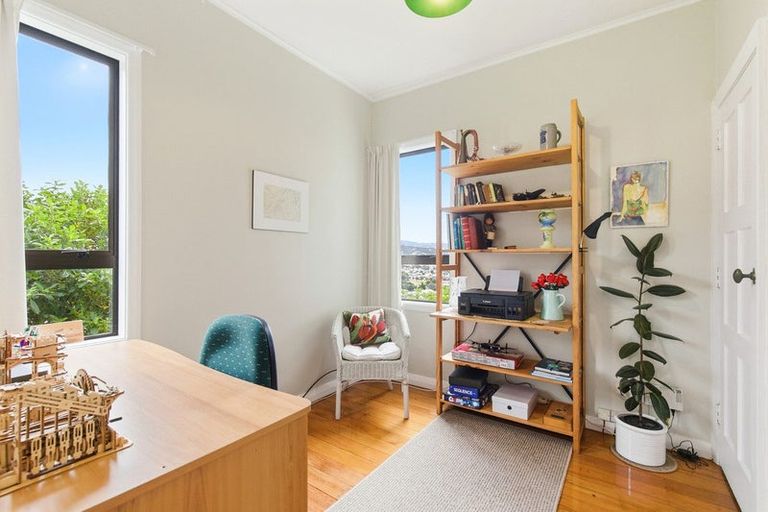 Photo of property in 51 Kinghorne Street, Strathmore Park, Wellington, 6022