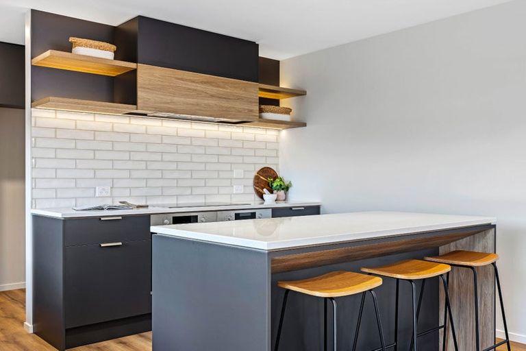 Photo of property in 21 Woodford Avenue, Woodend, 7610