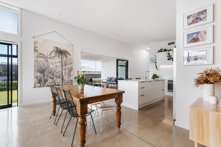 Photo of property in 5 Royal Crescent, Papamoa, 3118