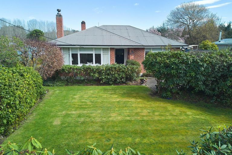 Photo of property in 57 Main North Road, Geraldine, 7930
