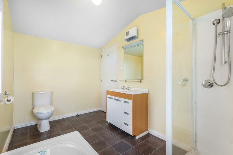 Photo of property in 33 Queen Street, Brighton, Dunedin, 9035