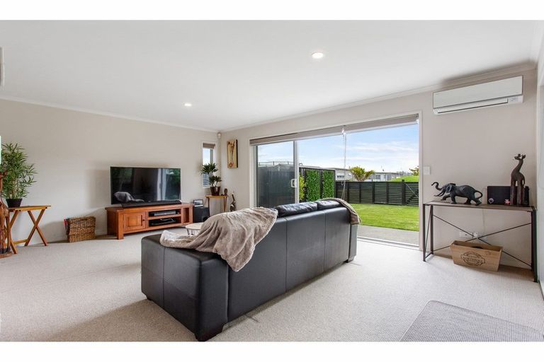 Photo of property in 128 Maire Road, Orewa, 0931