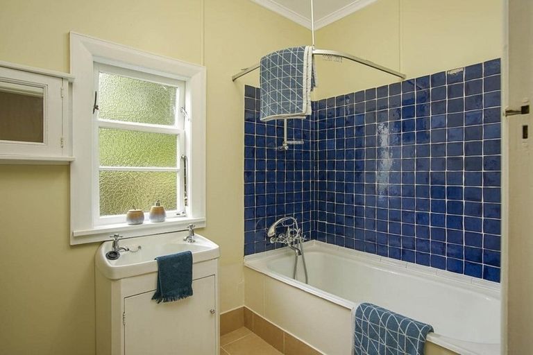 Photo of property in 72 Locking Street, Nelson South, Nelson, 7010