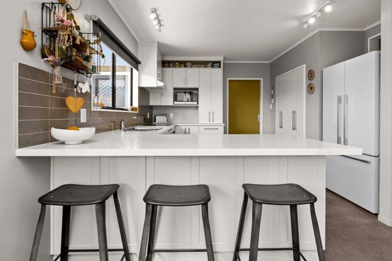 Photo of property in 21 Townshend Crescent, Greenmeadows, Napier, 4112