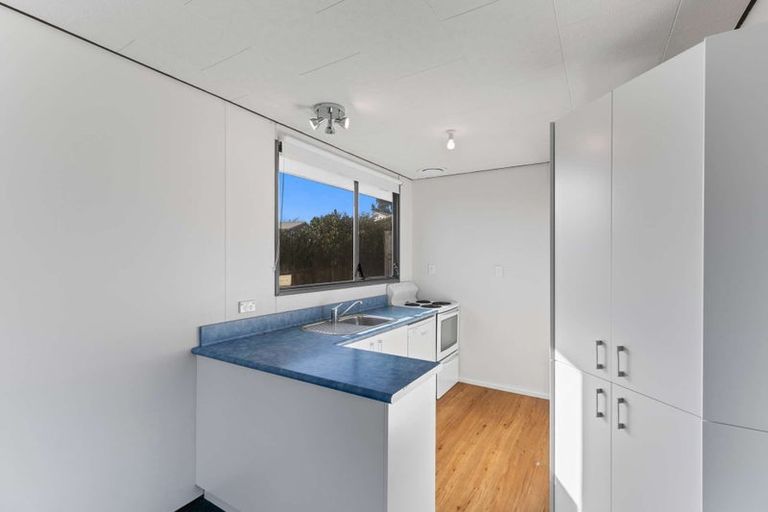 Photo of property in 2/76 Parrs Cross Road, Henderson, Auckland, 0612