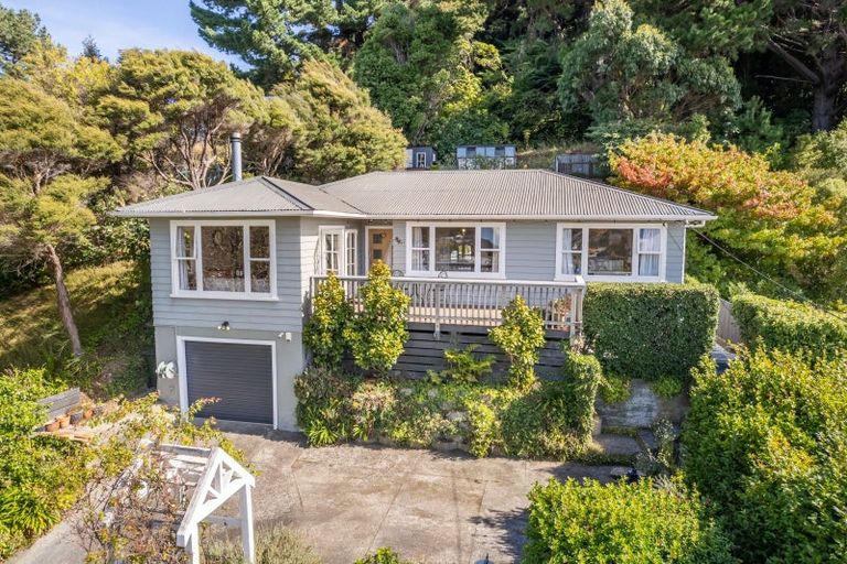 Photo of property in 121 Wainuiomata Road, Wainuiomata, Lower Hutt, 5014