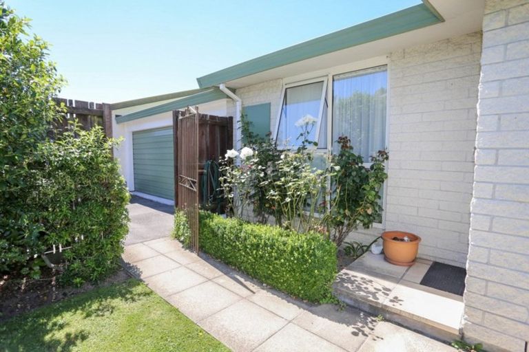 Photo of property in 2/65 Whitby Street, Burnside, Christchurch, 8053