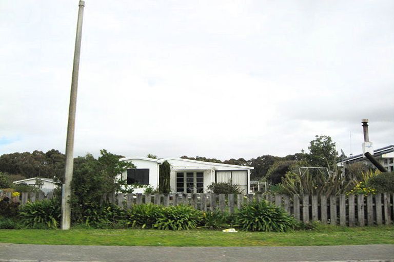 Photo of property in 96 Beach Road, Haumoana, 4102
