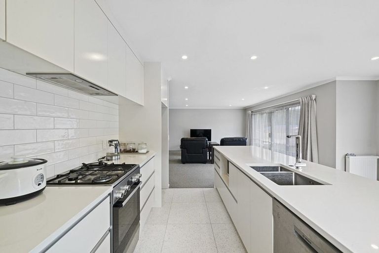 Photo of property in 11 Henrietta Maxwell Grove, Wainuiomata, Lower Hutt, 5014