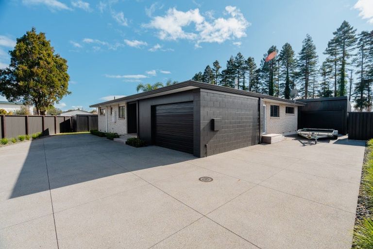 Photo of property in 22 Matipo Place, Edgecumbe, 3120