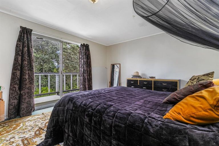 Photo of property in 50 Bays Road, Orere Point, Papakura, 2585