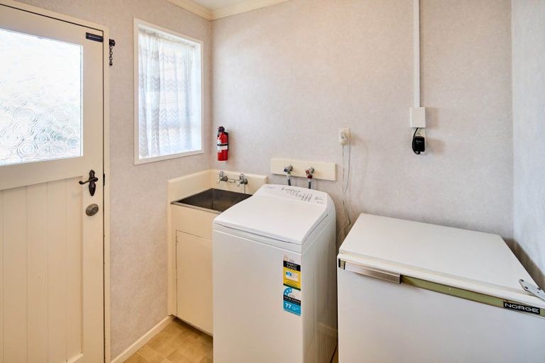 Photo of property in 56 Naenae Road, Naenae, Lower Hutt, 5011