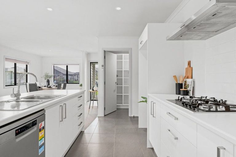 Photo of property in 19 Teatree Close, Huntington, Hamilton, 3210