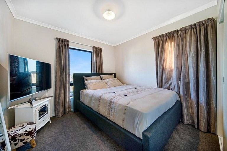 Photo of property in 18 Taiaapure Street, Weymouth, Auckland, 2103