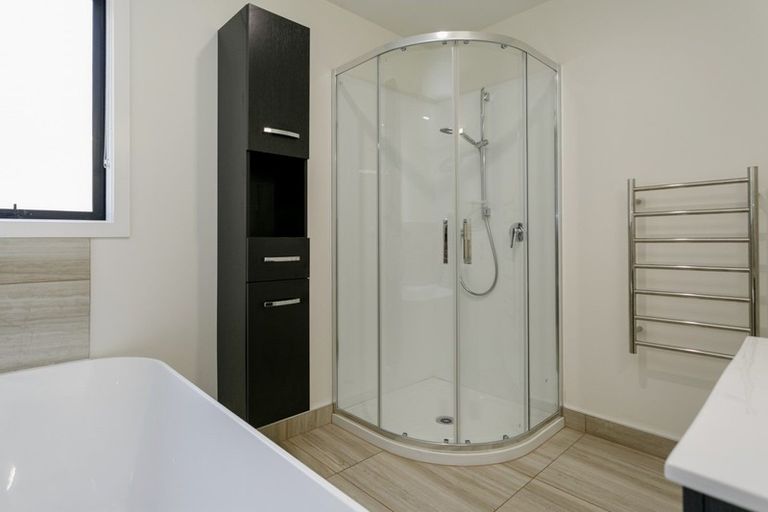 Photo of property in 19 Parawera Drive, Acacia Bay, Taupo, 3330