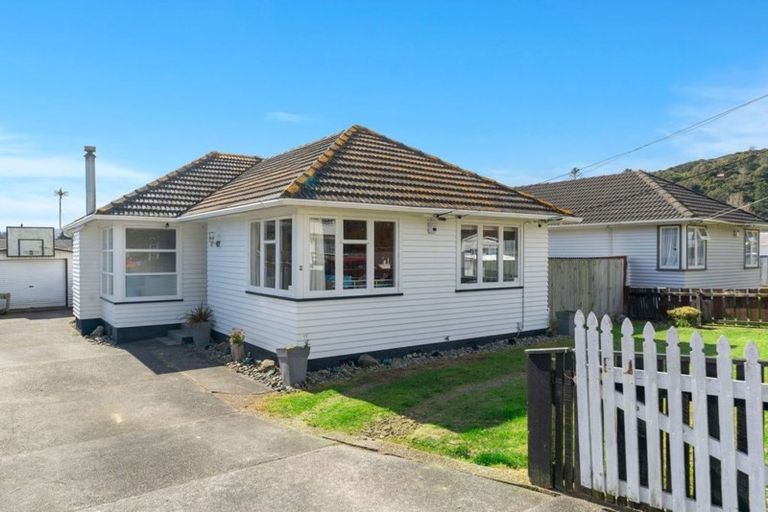 Photo of property in 6 Chittick Street, Stokes Valley, Lower Hutt, 5019