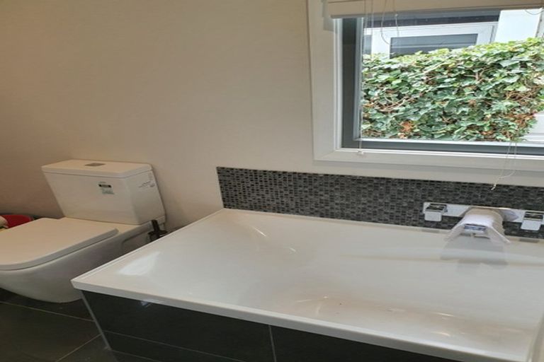 Photo of property in 92 Austin Street, Mount Victoria, Wellington, 6011