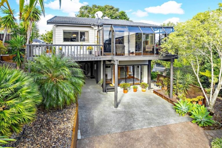 Photo of property in 16 Proteus Place, Half Moon Bay, Auckland, 2012