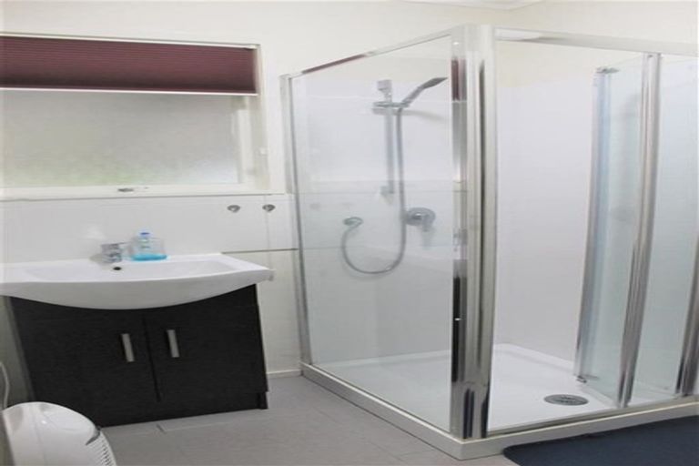 Photo of property in 17 Marybeth Place, Rosehill, Papakura, 2113