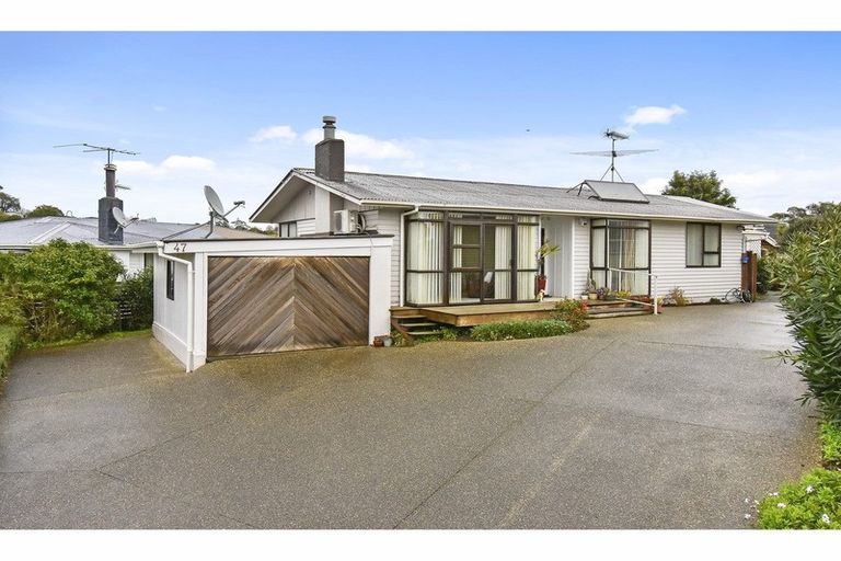 Photo of property in 47 Gossamer Drive, Pakuranga Heights, Auckland, 2010