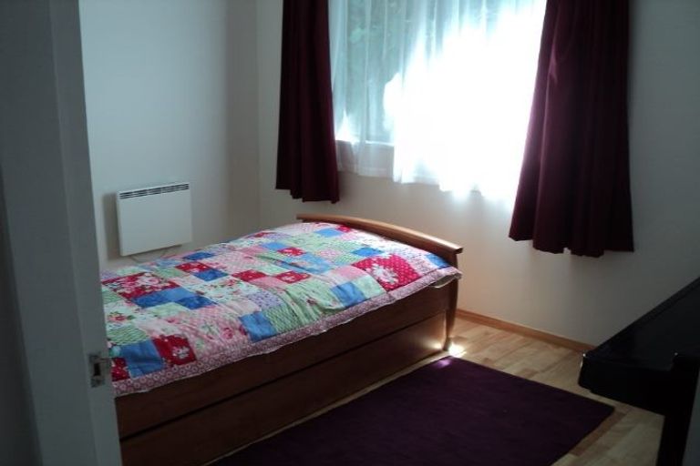 Photo of property in 3 Sasanqua Way, Crofton Downs, Wellington, 6035