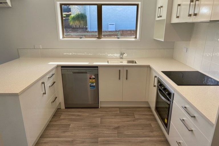 Photo of property in 1/10 Imogene Way, Half Moon Bay, Auckland, 2012